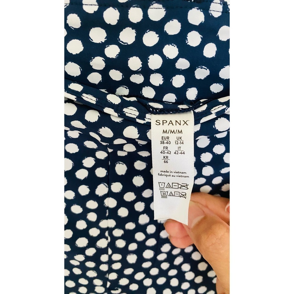 Spanx Sunshine Women Shorts 10" Bermuda Navy Blue Polka Dot Shorts - Picture 7 of 7